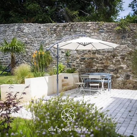 Ty Puns - Gite Ecoresponsable Dans Un Espace Verdoyant En Centre-Ville Morlaix Exterior foto